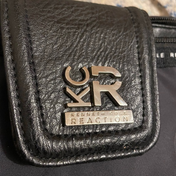 Kenneth Cole small crossbody bag - Picture 4 of 6
